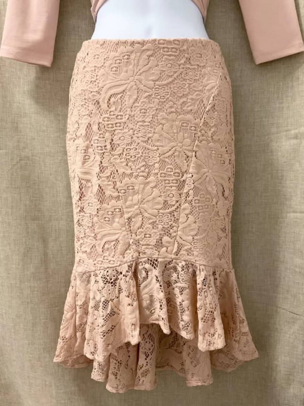 NWT bebe Blush Lace Midi Skirt , XXS